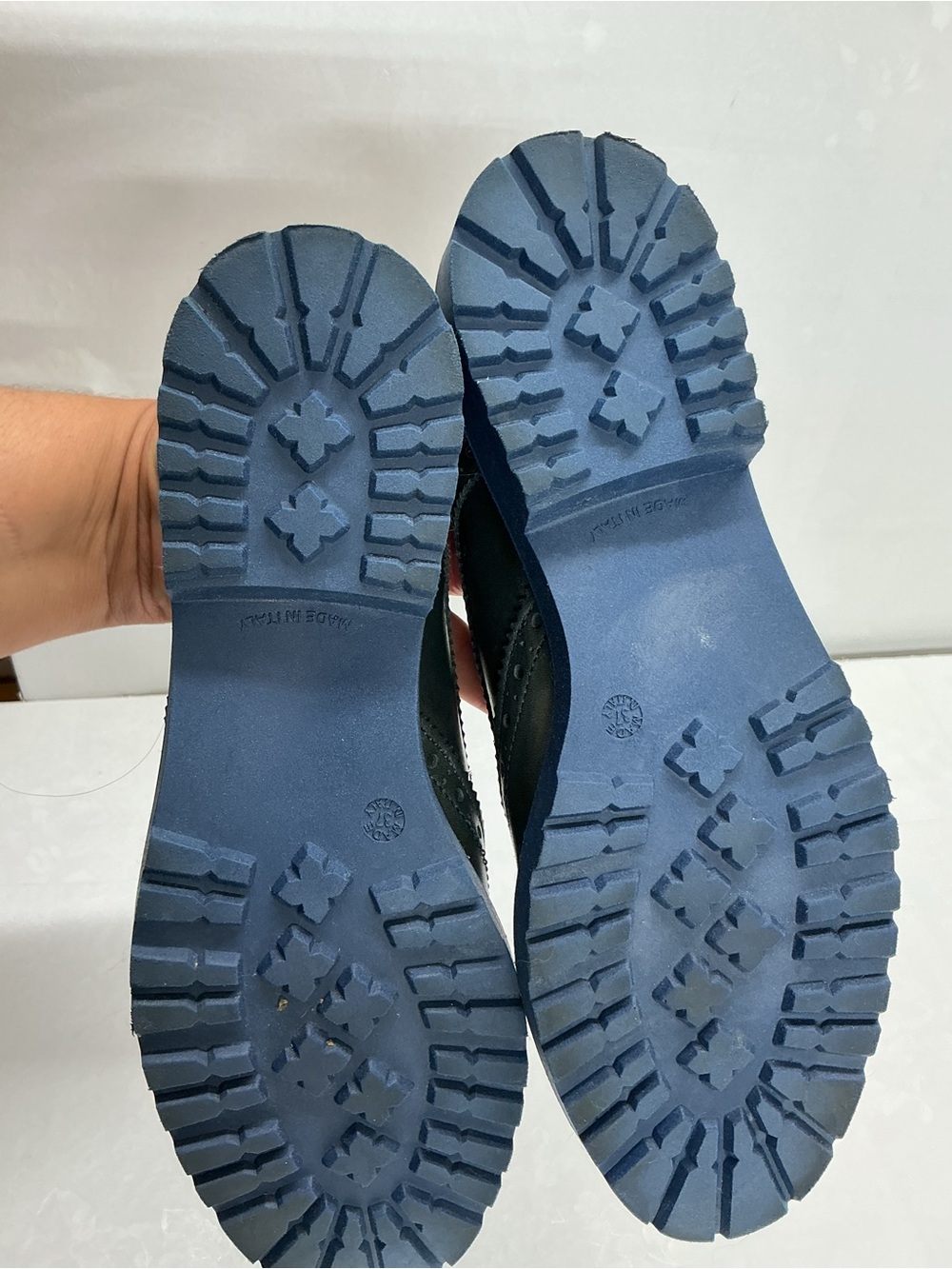 Women's handmade Wingtip Derby Oxfords in Dark Blue - Picture 3 of 7